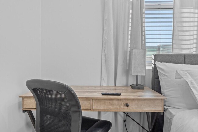 Building Photo - 3757 E Van Buren St