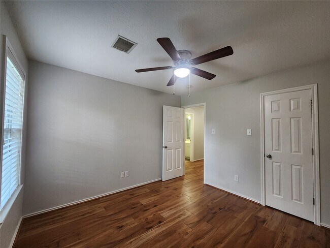 Building Photo - 119 Anise Tree Pl