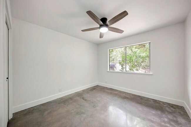 Building Photo - 6305 Forest Hills Dr