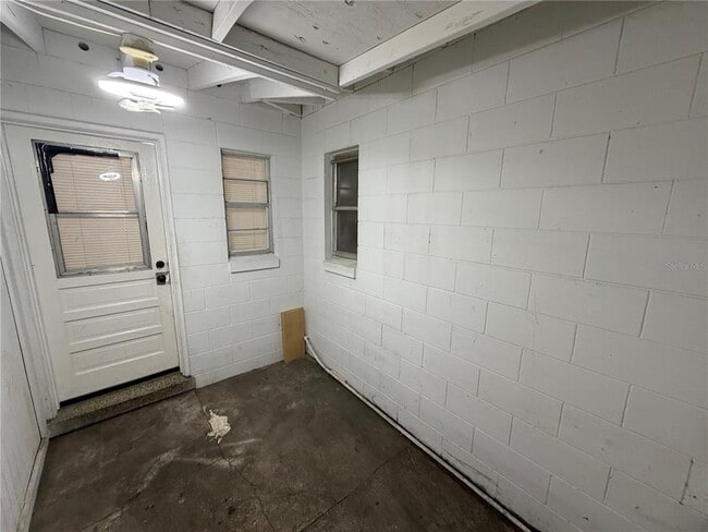 Building Photo - 2109 S Mills Ave