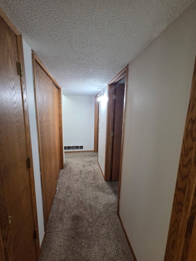 Building Photo - 315 N 1st St