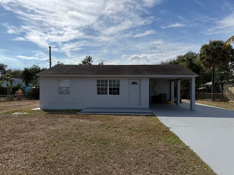 Building Photo - 1539 Magnolia Dr