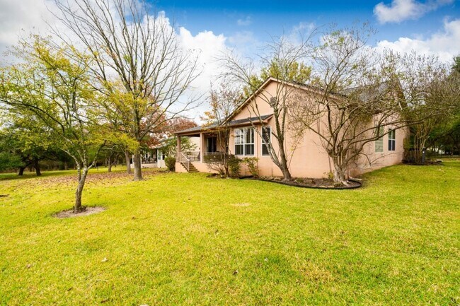 Building Photo - 107 Yaupon Ln