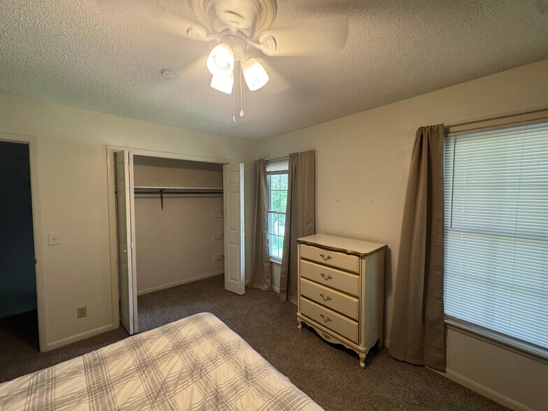 Bedroom 1 - 400 Colonial Dr