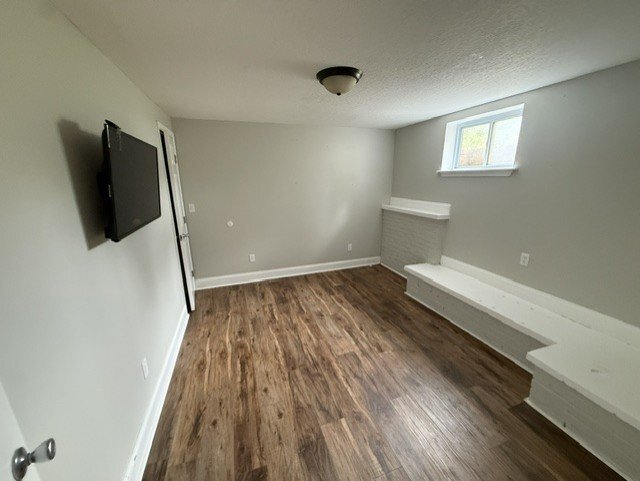 Building Photo - 2418 Cres Club Dr