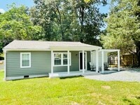 Building Photo - 609 Lakeshore Dr