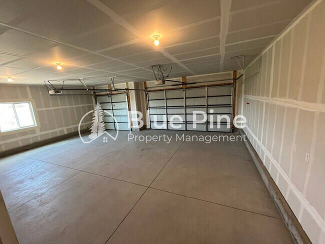 Building Photo - 6326 Ender Ln