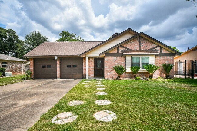 Building Photo - 11915 N Hanworth Dr