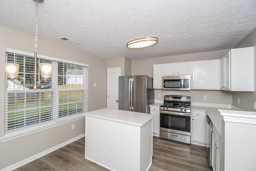 Building Photo - 248 Silver Ridge Dr