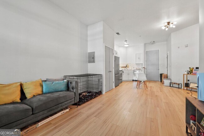 Building Photo - 898 Oak St SW