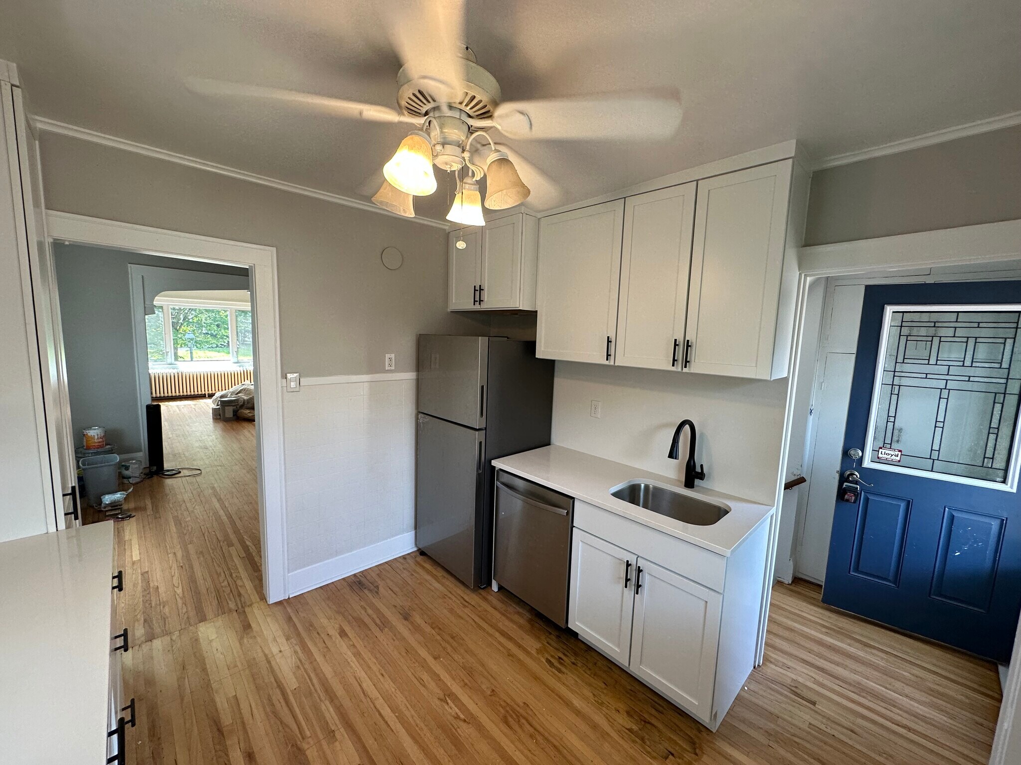 Building Photo - 2095 Wellesley Ave