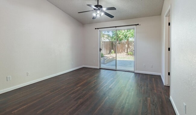 Building Photo - Great 4 Bedroom NW Fresno Home for Lease