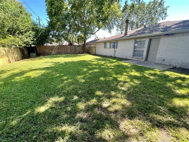 Building Photo - 6502 Bazel Brook Dr