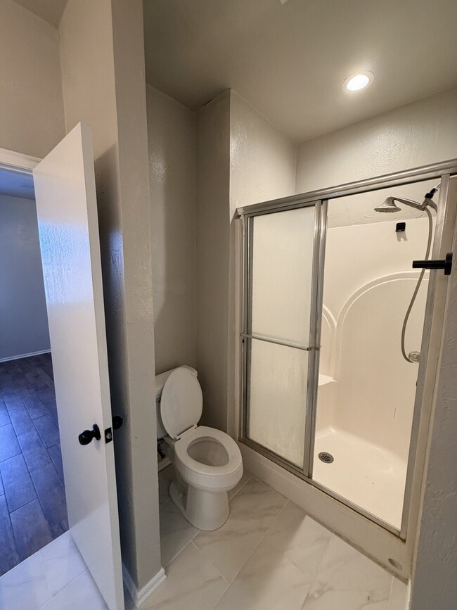 Building Photo - 1929 Lariat Cir