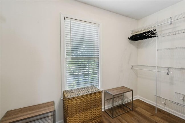 Building Photo - 347 Ivy Glen Cir