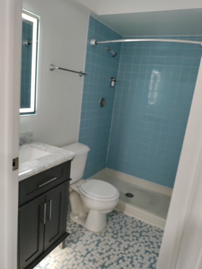 Building Photo - 1446 Carriage Ln