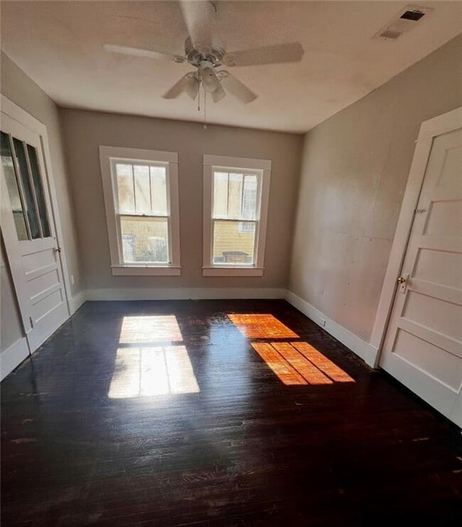 Building Photo - 113 N Carlen St