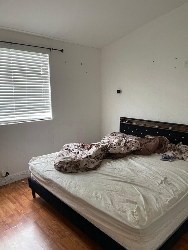 Building Photo - 8249 Fairway Rd