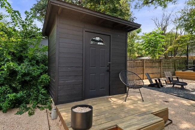 Building Photo - 510 Meadow Lea Dr