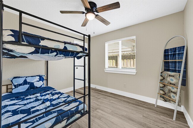 Building Photo - 4802 Hickorygate Dr
