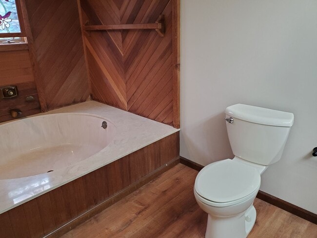 Building Photo - Secluded luxury cabin in woods with privat...