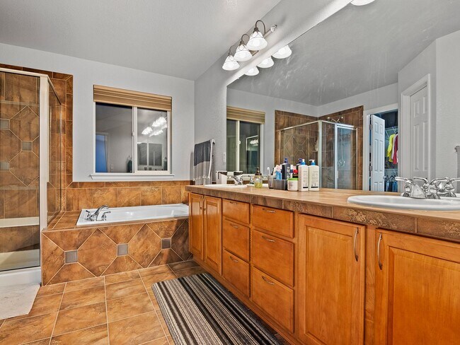 Building Photo - Stunning 4-Bed, 3-Bath House in SE Fort Collins!