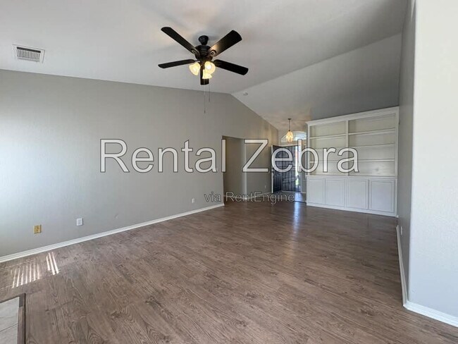 Building Photo - 786 Kinglet Ct