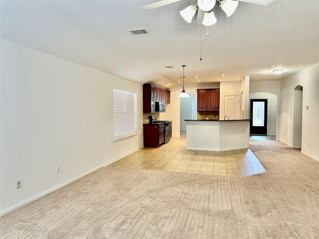 Building Photo - 30415 Deleon Fields Dr