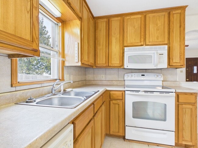 Building Photo - 4004 S Hayden St