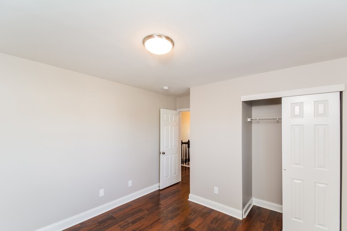 Building Photo - 8879 Elizabeth Dr