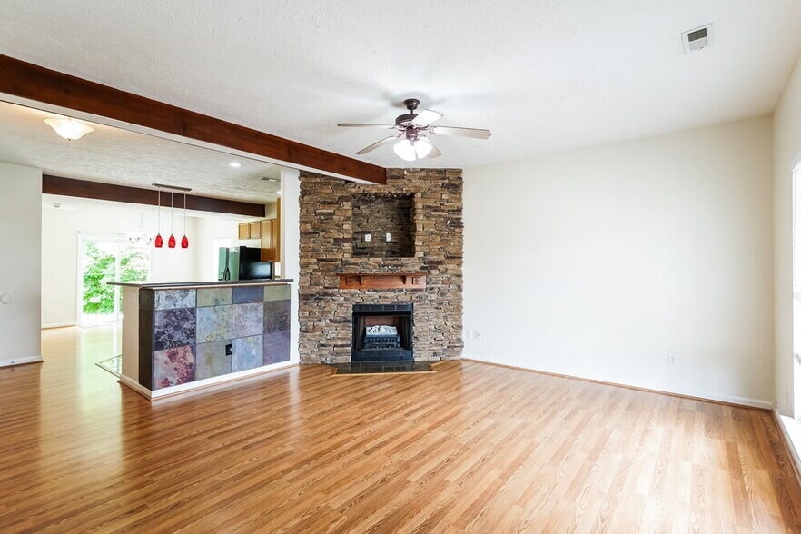 Building Photo - 7212 Legacy Dr