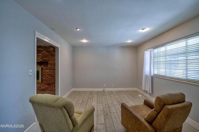 Building Photo - 12310 S Hills Dr