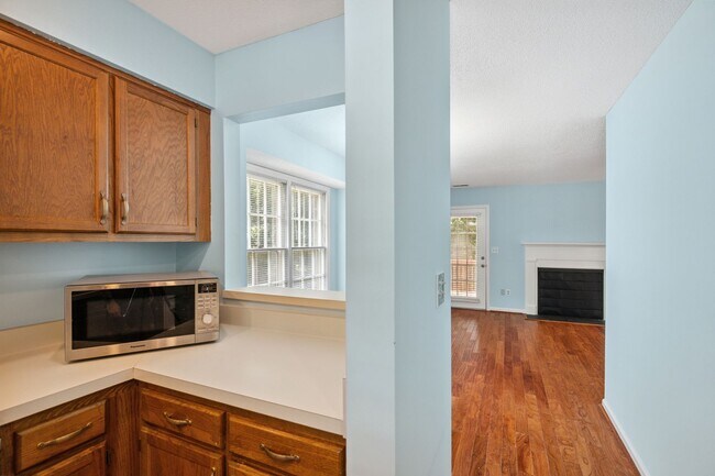 Building Photo - 128 Shady Spring Pl