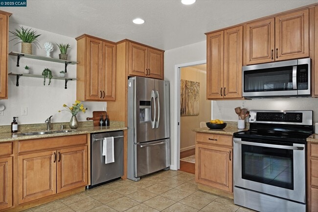 Building Photo - 1668 Parkside Dr