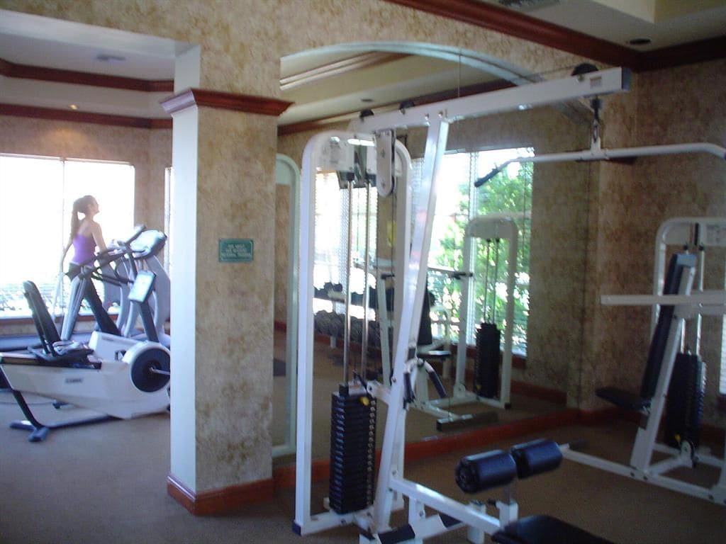 Building Photo - 4844 N State Rd 7