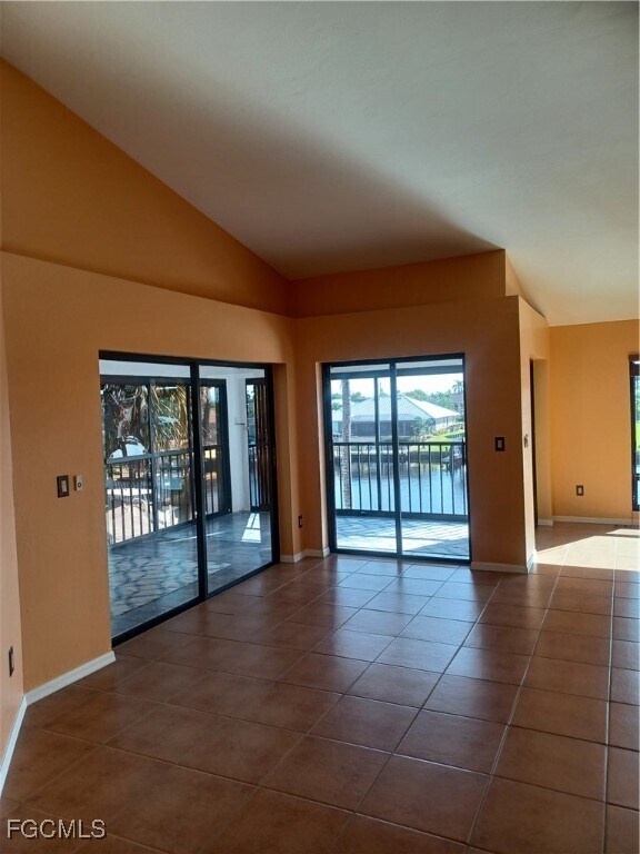 Building Photo - 5515 SW 12th Ave