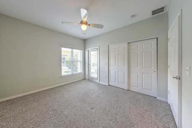 Building Photo - 1868 S Dovetail Dr