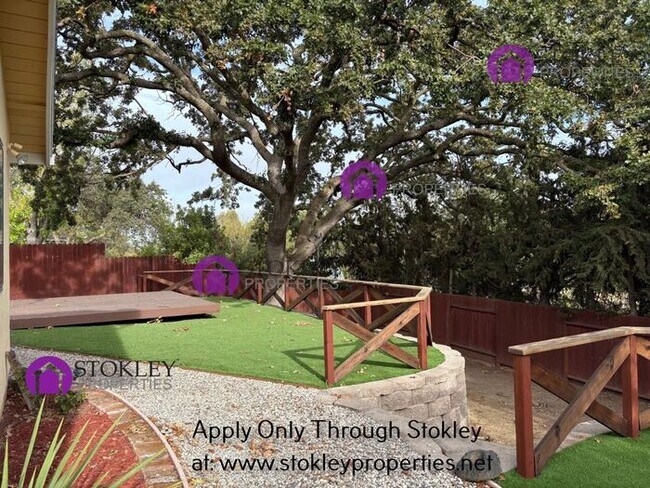 Building Photo - 1920 Encima Dr