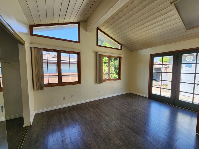 Building Photo - 5219 E Hanbury St