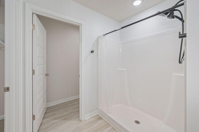 Building Photo - 522 Mary Lou Way