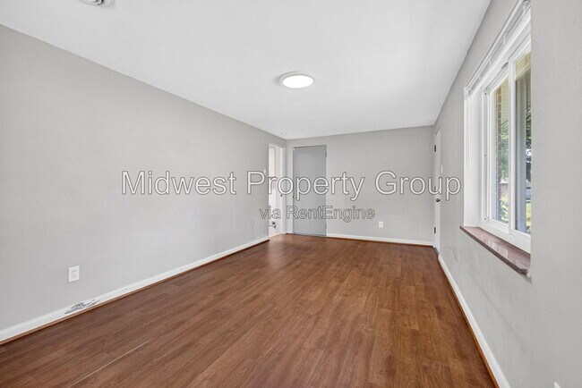 Building Photo - 2050 Goodale Ave