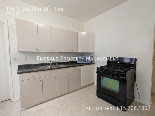 Building Photo - 946 N Church St