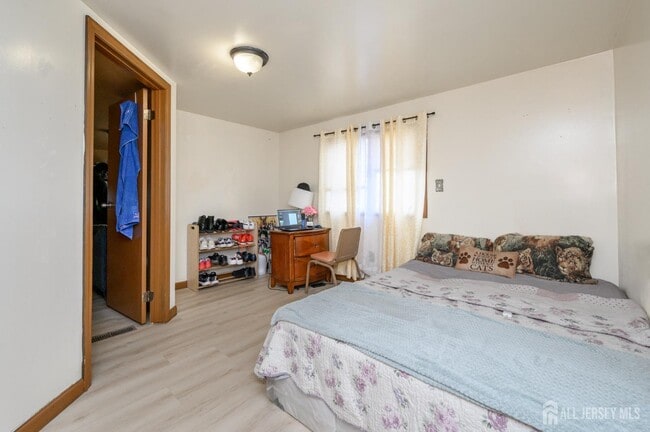 Building Photo - 1 Ovington Ave