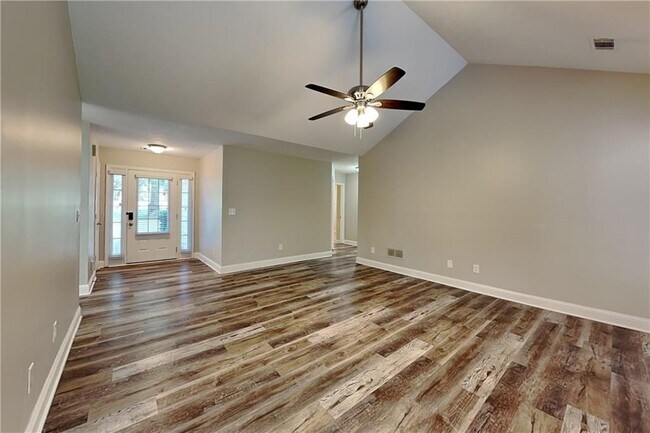 Building Photo - 3564 Saddlebrook Dr