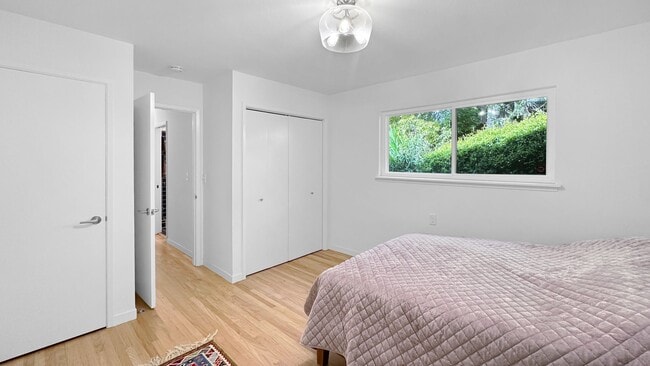 Building Photo - Light-Filled Home with Beautiful Garden & 2-Car Garage