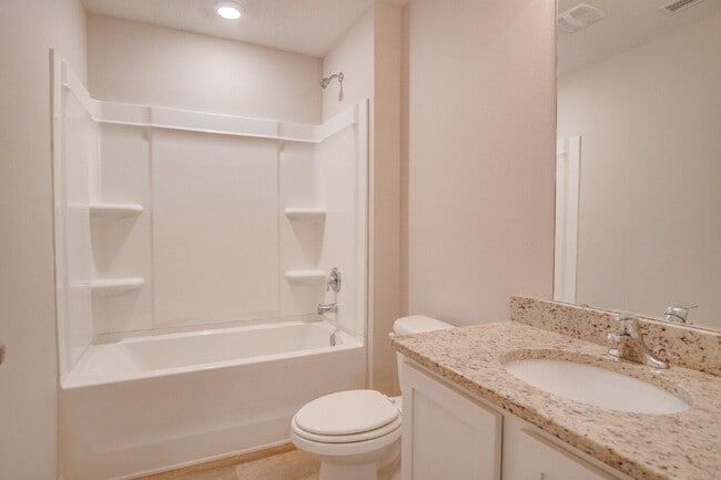 Building Photo - Lakeshore Preserve 3BR Home with Garage – Pet Friendly