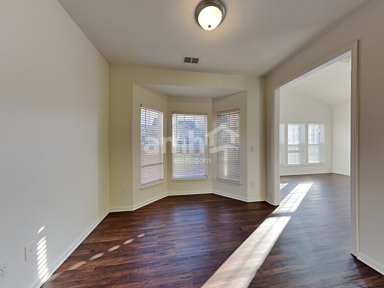 Building Photo - 14 Beason Farm Ln