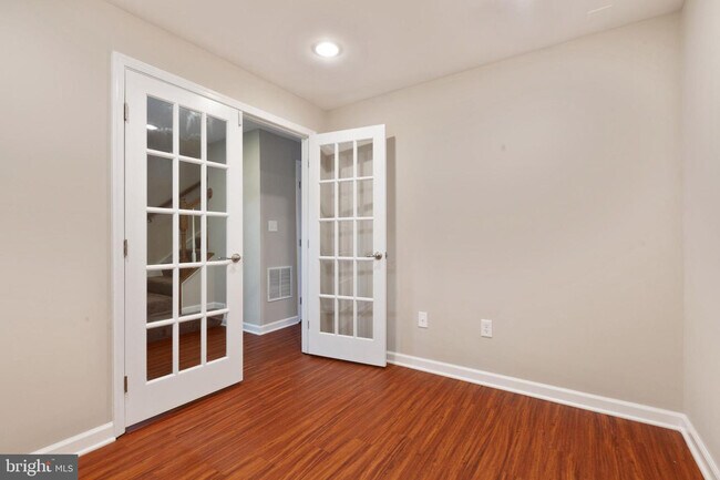 Building Photo - 9418 Paragon Ct