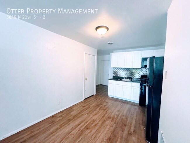 Building Photo - 3649 N 21st St