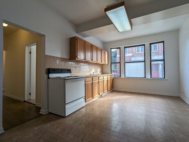 Building Photo - 3147 W Medill Ave